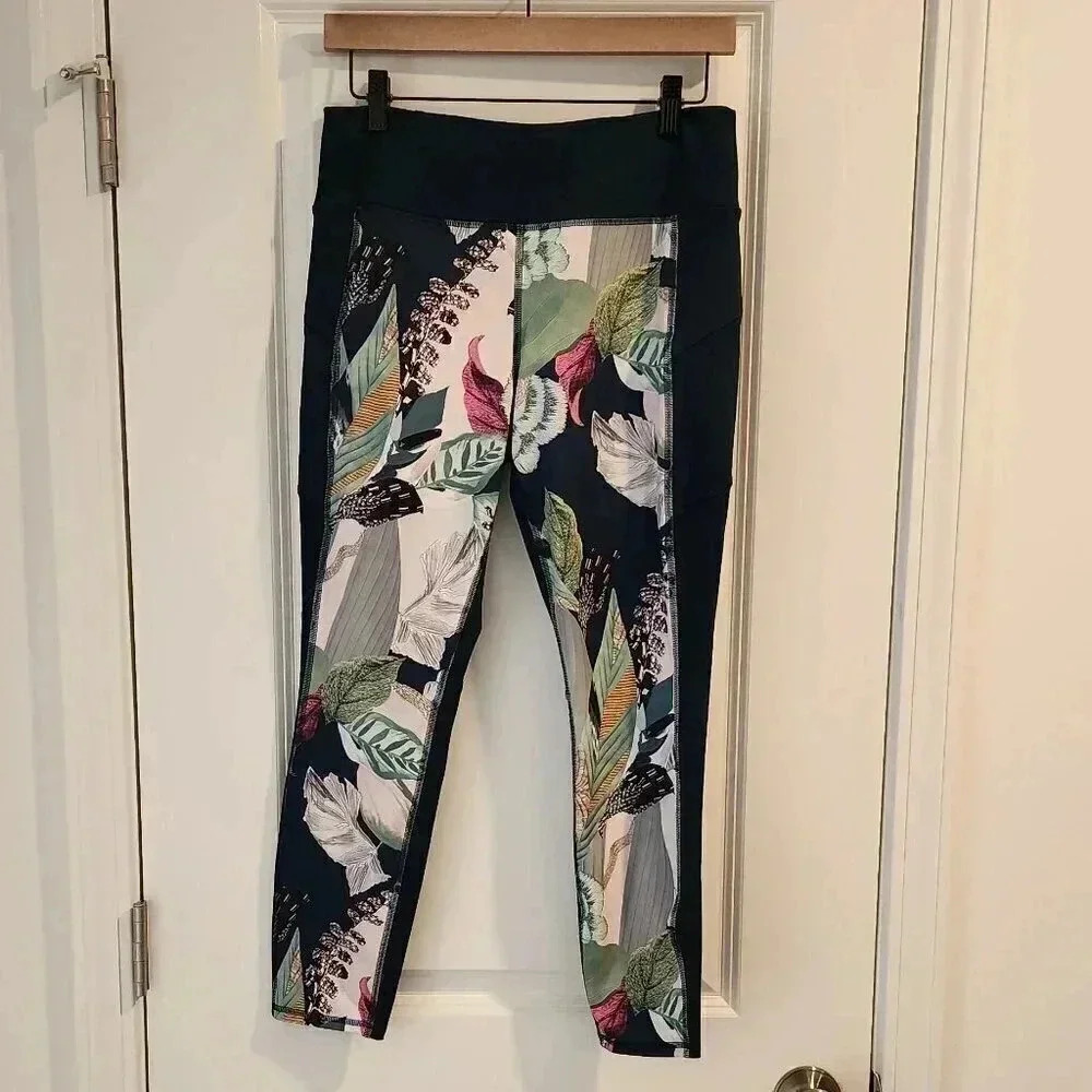 Athleta Oasis Contender 7/8 Lagoon Teal Legging Tropical - M